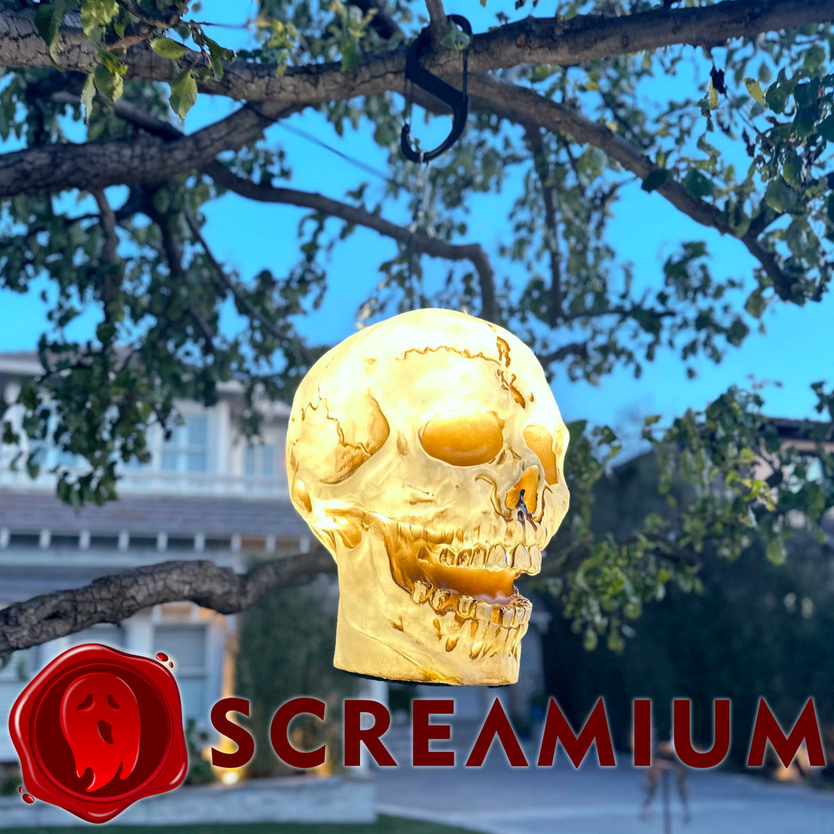 Giant Skull Pendant Lantern Prop 20-Inch-Tall Waterproof Outdoor Halloween Decoration