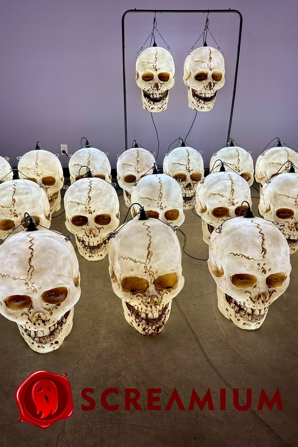 Giant Skull Pendant Lantern Prop 20-Inch-Tall Waterproof Outdoor Halloween Decoration